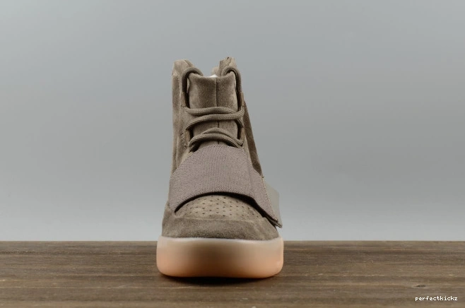 adidas Light Boost BY2456 750 Yeezy Brown 0820